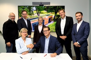  Arbeiten zusammen: NHW-Geschäftsführerin Monika Fontaine-Kretschmer, Martin Krutz (Geschäftsführer DAIKIN Airconditioning Germany GmbH, vorne rechts) sowie (hinten v.l.n.r.) Alexander Wagner (NHW, Leiter Kompetenzcenter Einkauf und Vertragsmanagement), Michael Mahlich (Geschäftsführer MET), Urban Keller (Leiter Contracting MET Medien-Energie-Technik GmbH), Thorsten Becker (Senior Consultant Real Estate Solutions DAIKIN Airconditioning Germany) und Thomas Gernert (Manager Real Estate Solutions Daikin Airconditioning Germany). 