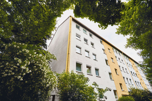  Klassisches Sanierungsobjekt: Das mehrgeschossige Gebäude an der Kolberger Straße 