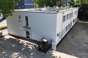  Neben der Turmschule entstand ein zweigeschossiger Erweiterungsbau mit rund 800 m² BGF aus insgesamt 18 vorgefertigten FAGSI ProCOMFORT Einzelmodulen 