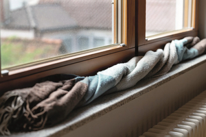  Durch die Erneuerung von Fensterdichtung und -beschlag können auch ältere Fenster wieder die höchste Dichtigkeitsklasse 4 erreichen 