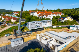  Vom Wettbewerbsstart bis zur Schlüsselübergabe vergingen lediglich anderthalb Jahre. Das mehrgeschossige Gebäude wurde in einer Bauzeit von nur zehn Monaten fertiggestellt 