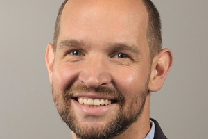  Autor: Florian Hölker Produktmanager Dispersionen Brillux GmbH &amp; Co. KG, Münster   