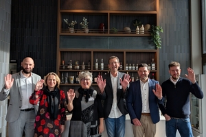  Erfolgreiches Gipfelteam: (v.l.n.r.) Stefan Krämer, Anke Brockert, Heike Dorothee Schmitt, Rainer Homeyer-Herkt, Christian Ippach und Malte Kienitz 