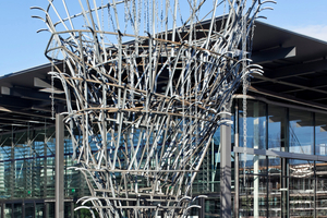  Bonn, World Conference Center / ehem. Plenarsaal des Deutschen Bundestags;Olaf Metzel: Meistdeutigkeit 1996 