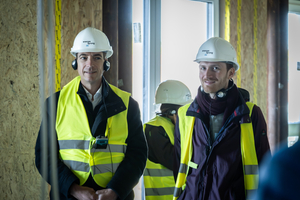  Im Rahmen des Exkursionsformats „Energiesprong on tour“ informierte sich auch Alexander Müller, Verbandsdirektor des VdW Sachsen, über das zukunftsweisende Projekt  