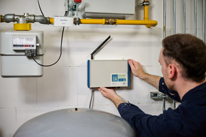  Mit dem Kugu Hub wird der Heizungskeller zur Datenquelle: Die Steuerbox erfasstrelevante Betriebsdaten und bildet die technische Schnittstelle für digitaleEnergieoptimierung im Bestand 