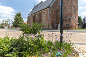  Niederländisches Grenzdorf verwandelt sein Zentrum in einen klimaresilienten Lebensraum 