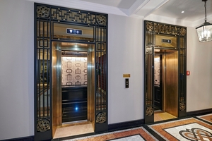  Das berühmte Hotel Sacher in Salzburg wurde umfangreich renoviert und ein KONE-Aufzug im Holzschacht realisiert. In dem denkmalgeschützten Gebäude war eine schwere Betonkonstruktion keine realistische Option 