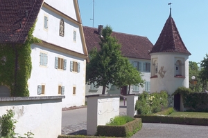  Die Liegenschaft ist ein Kulturdenkmal und gehört zu den Staatlichen Schlössern und Gärten dieses Bundeslandes 