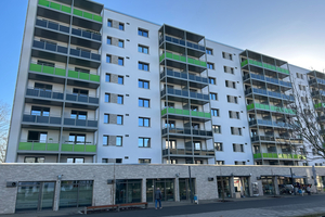  Im Rahmen einer kompletten Neugestaltung des Königsberger Platzes in Leverkusen-Rheindorf wurde das Wohnhaus KP812 innerhalb kurzer Zeit komplett saniert 