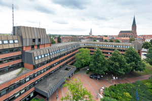  Circa 136 genutzte Räume befinden sich im obersten Geschoss des Behördenzentrums. Sie sind mit 420 Dachflächenfenstern ausgestattet 