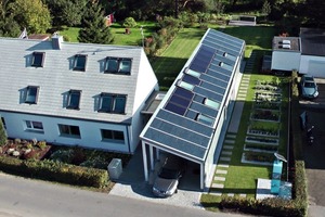  Das Velux LichtAktiv Haus in Hamburg-Wilhelmsdorf entstand aus der Sanierung eines ehemaligen Siedlerhauses aus den 1950er Jahren 