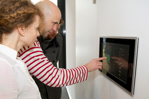  Simone Wiechers und Jörg Welke am Touchpanel 