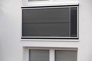  Der Solar-Luft-Kollektor wurde hier erstmals in die Dämmebene des WDVS integriert. Der Einbau sieht klare Schnittstellen zum WDVS vor und ermöglicht so, den Kollektor problemlos zu reparieren 