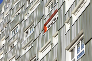  „Tchécoslovaquie“, Nantes: Die farbigen Oberflächen ergeben gemeinsam mit den kräftigen Akzenten an den Fenstern einen abwechslungsreichen Farbeindruck 