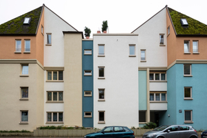  Die differenzierte Farbgebung fasst das Gebäudeensemble der Bäckermühle zusammen und individualisiert gleichzeitig einzelne Baukörper durch unterschiedliche Farbanordnung 