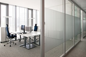  In Zusammenarbeit mit dem Fraunhofer Institut und den Architekten (JSWD Architekten, Köln) wurde in der ThyssenKrupp –Zentrale ein Bürokonzept realisiert, das unterschiedlichste Anforderungen an einen modernen Arbeitsplatz erfüllt 