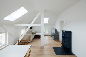  Im Dachgeschoss entsteht hochwertiger Wohnraum, der mit angenehmer Strahlungswärme beheizt wird 