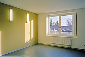  Um eine bedarfsgerechte Lüftung auch bei geschlossenem Fenster zu gewährleisten, wurden rund 100 Fensterlüfte&nbsp; waagerecht und senkrecht im Kämpfer eingebaut 