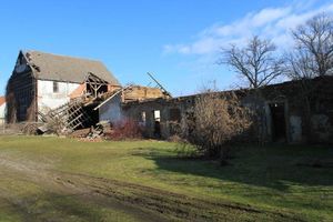  ... ist das nur 12 km entfernte Dorf Neuensorga von baulichem Verfall geprägt 