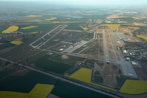  Luftaufnahme des Leipziger Flughafengeländes 