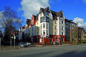  Wiederentdeckt: Nach 30 Jahren tragen die 22 Wohnungen an der Hardenbergstraße in Kiel wieder ihr originäres Gesicht – mit einer gegliederten Fassaden, Klinker im Erdgeschoss und Putzflächen für die Obergeschosse  