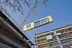  Durch die Umwandlung der Balkone zu Wintergärten ließen sich Wärmebrücken reduzieren und neuer Wohnraum schaffen (Architekt: lattkearchitekten) 