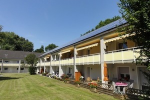  Großzügige Balkone und Terrassen haben eine hohe Aufenthaltsqualität und bieten – wie auch die Laubengänge – Gelegenheit zum Austausch 