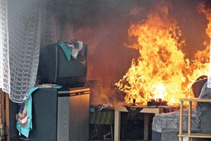  Bei einem Wohnungsbrand zählt jede Sekunde. Die rechtzeitige Warnung vor einem aufkeimenden Brand erhöht die Überlebenschancen immens 