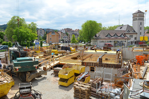  Großbaustelle im Herzen der Stadt: Um Senioren möglichst lange ein selbstbestimmtes Leben in den eigenen vier Wänden zu ermöglichen, hat die Städtische Wohnungsbaugesellschaft Lahr innerhalb von nur eineinhalb Jahren 60 Neubauwohnungen geschaffen, die den Bedürfnissen älterer Menschen gerecht werden 