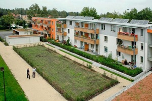  Der Altbau wurde von zwei flankierenden Neubauten gefasst: Neue Wohnungsangebote, barrierefreie Gestaltung und innovative Heiztechnik in Dachau 