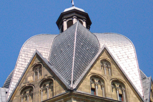  Außen authentisch, innen besonders robust: Das innovative Produkt Kirchenblei bedeckt seit 2005 das Oktagon des Aachener Doms  