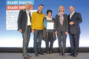  Preisverleihung in Berlin (v.l.): Matthias Schmidt, Stefan Rink, Carola Busse, Antje Osterwold und Staatssekretär Rainer Bomba 