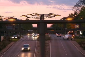  Die Tunneleinfahrten im Osten und Westen des Wiener Platzes werden von 11 m hohen Mastleuchten gesäumt 