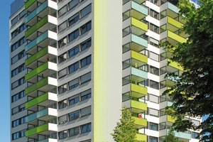  Die Bugginger Straße 50 in Freiburg-Weingarten ist heute ein Vorzeigekandidat. Es ist das bundesweit erste Hochhaus, das durch einen Total-umbau den Passivhausstandard erreicht hat 