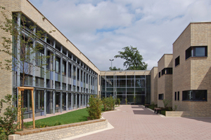  „Plusenergie-Grundschule Niederheide“ in Hohen Neuendorf bei Berlin 