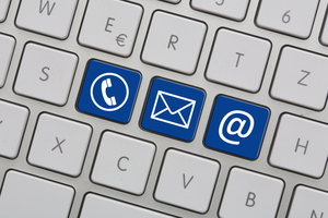  VoIP ermöglicht das Kombinieren von Sprachnachrichten, SMS, MMS, Faxen und E-Mails in einem Postfach. Der Anwender erhält jede Nachricht, egal über welchen Kanal sie kommt, in einheitlicher Form 