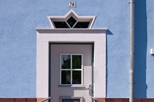  Ein Blickfang im Königsviertel: die farbigen und mit attraktiven Schmuck- und  Art Deco-Elementen versehenen Haustüren 