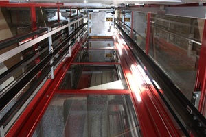  Den Raum optimal genutzt: Ein Aufzugschacht im Treppenauge ist platzsparend und sorgt für barrierearme Verhältnisse 