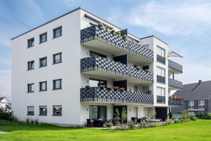  Der viergeschossige Gebäudeblock steht im Wohn-, Freizeit- und Sportgebiet Maybacher Heide in Recklinghausen 