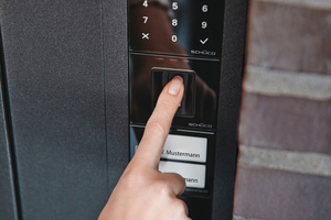  Zutrittskontrolle etwa über die Eingabe eines Zahlencodes oder über einen passiven RFID-Transponder 
