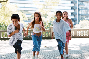 Kinder, die sich auf Spielplätzen bewegen und anderweitig körperlich aktiv sind, haben ein geringeres Risiko, später an Übergewicht oder Herz-Kreislauf-Problemen zu leiden<br /> 