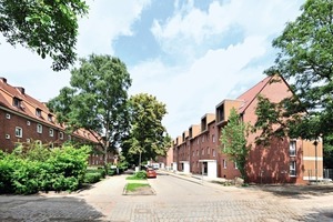  IBA Hamburg: Die Backsteinsiedlung im südlichen Reiherstiegviertel wurde größtenteils in den 1930er Jahren erbaut. Vor dem Umbau war die Siedlung Heimat für 1700 Bewohner aus über 30 Herkunftsländern. Flankiert von einem umfangreichen Beteiligungsprozess entsteht bis Mitte 2014 das Weltquartier, ein Modellprojekt für interkulturelles Wohnen 