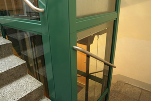  Mit verschiedenen Designlinien kann ein Aufzugschacht im Treppenauge das gesamte Treppenhaus optisch aufwerten 