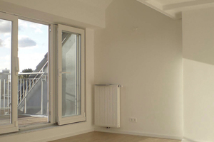  Vom Wohnraum aus werden  weitere Räume sowie die Loggia erschlossen 