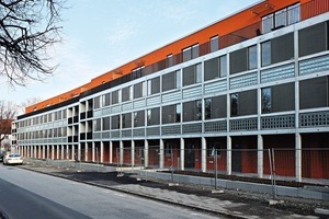  Sozial geförderter Wohnungsbau in München, Berg am Laim. In der Echardinger Straße baute die GWG München in zwei Abschnitten insgesamt 74 Wohnungen<br /> 
