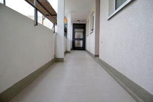  Die Laubengänge in der Magdeburgstraße in Braunschweig: rutschsicher und wieder dicht 