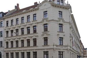  Außenansicht der historischen Fassade des Mehrfamilienhauses im Leipziger Gründerzeitviertel<br /> 