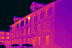  Effiziente Dämmung auch nach zwölf Jahren: das erste 3-l-Haus im Bestand betrachtet durch eine Wärmebildkamera 
