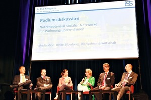  Podiumsdiskussion 